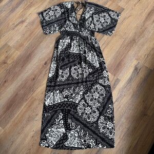 Lovestitch V-neck black & white maxi dress Sz S/M